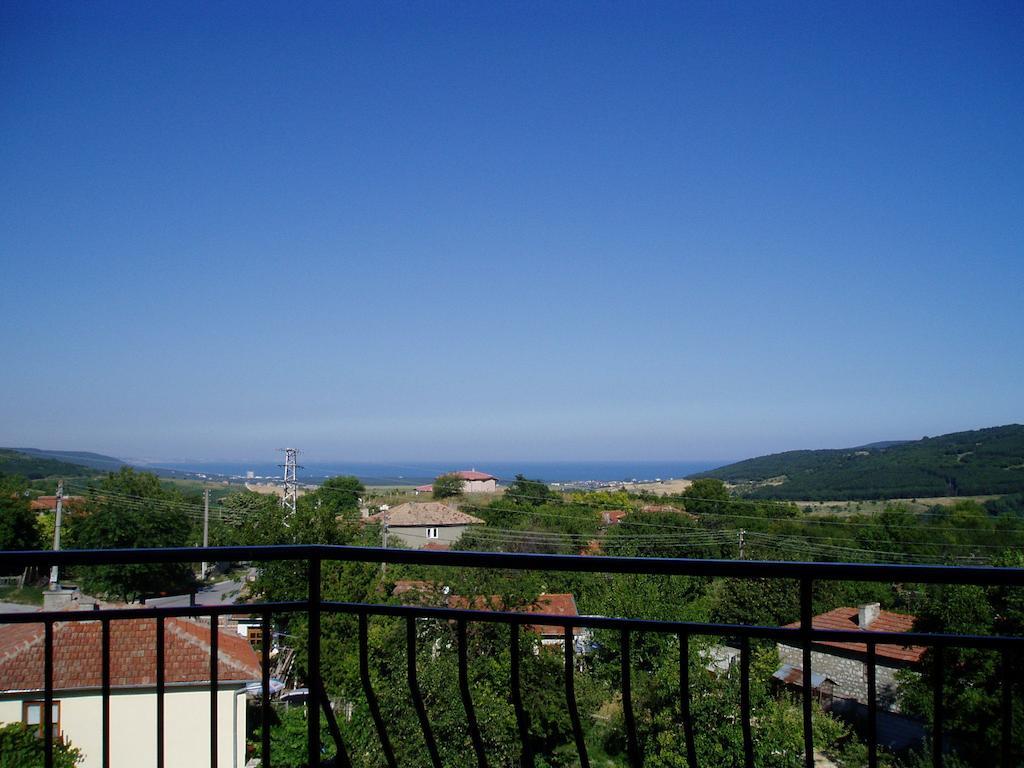 Villa Prolet General-Kantardzhievo 객실 사진