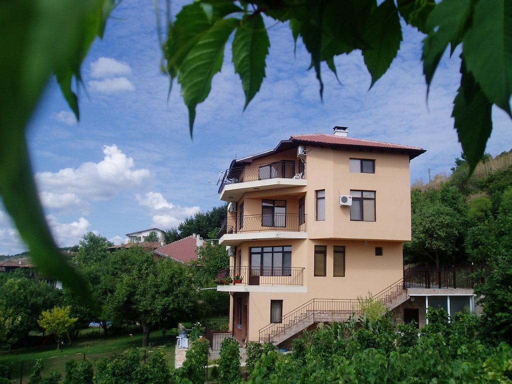 Villa Prolet General-Kantardzhievo 객실 사진
